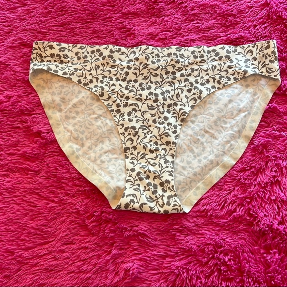 NEW Victoria's Secret Fabulous Floral Thick Satin No Show Bikini Panties Medium